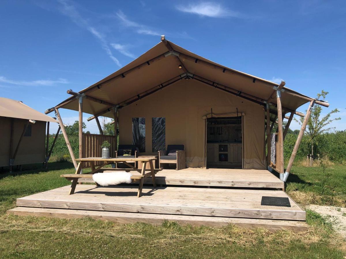 De Hazelaarshof Luxe glampingtent bij natuurgebied De Millingerwaard Kekerdom Buitenkant foto