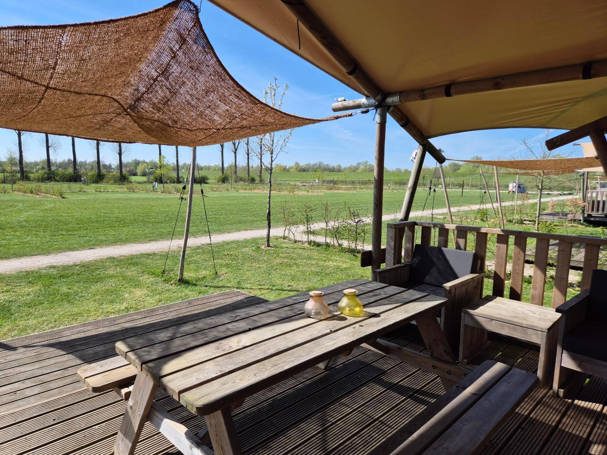 De Hazelaarshof Luxe glampingtent bij natuurgebied De Millingerwaard Kekerdom Buitenkant foto